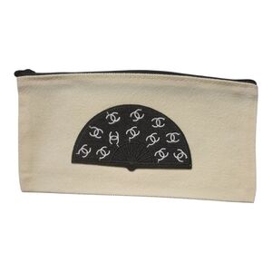 NWOT Canvas Beige Cosmetic Bag with Black Fan Design